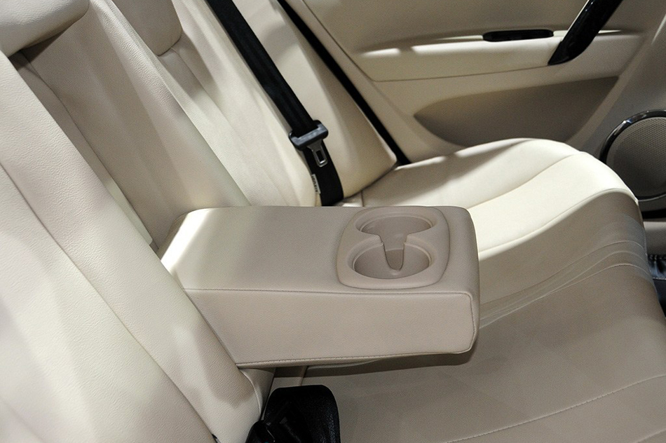 2014款 1.5L 手动尊逸型 座椅空间