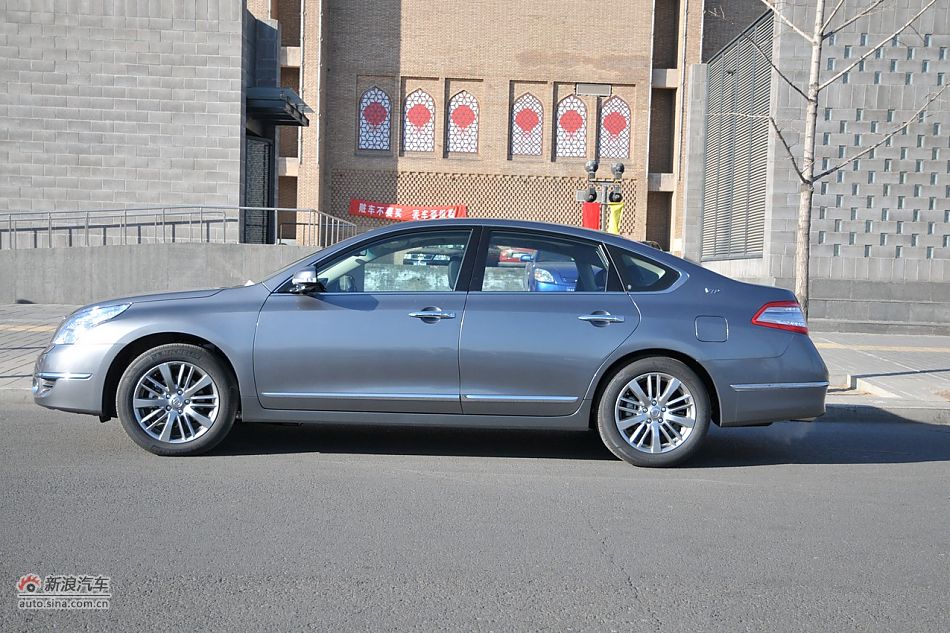 2011款天籁公爵实拍