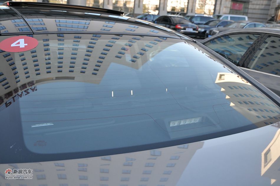 2011款天籁公爵外观细节