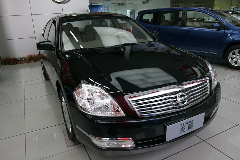 东风日产新天籁前脸