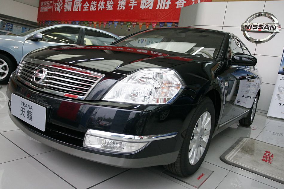 东风日产新天籁前脸