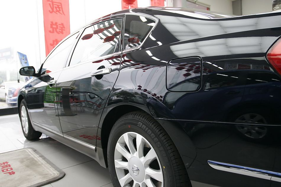 东风日产新天籁外观