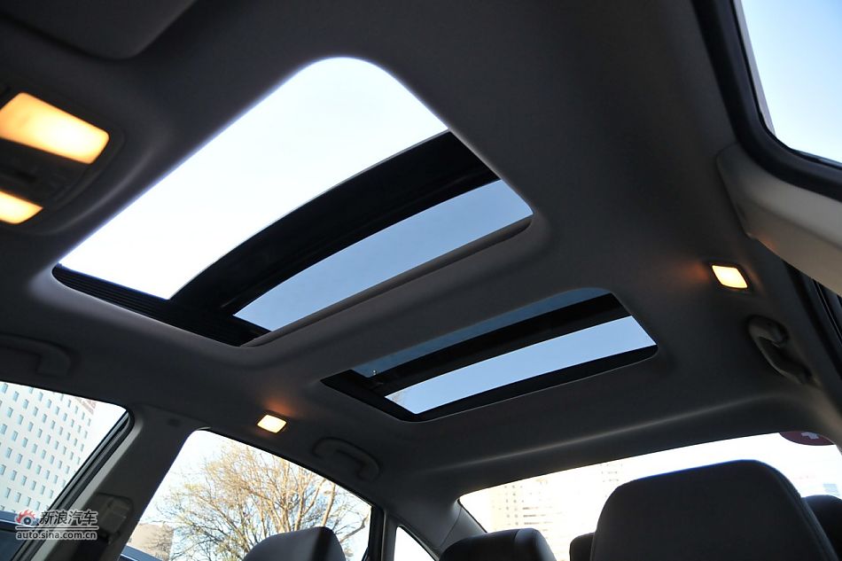 2011款天籁公爵内饰