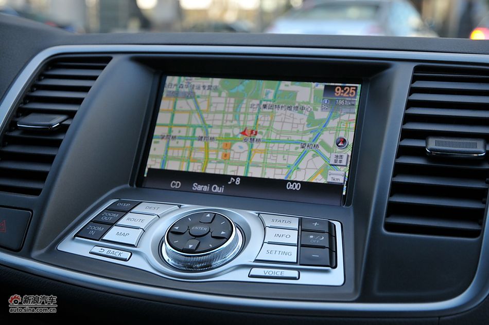 2011款天籁公爵内饰