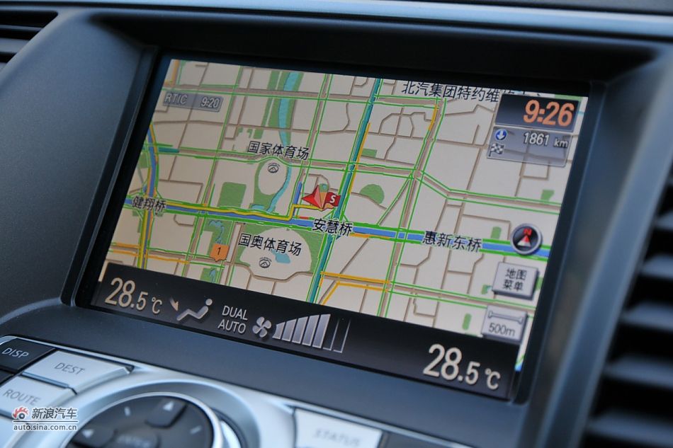 2011款天籁公爵内饰