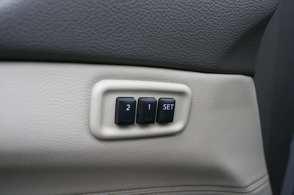 东风日产新天籁内饰