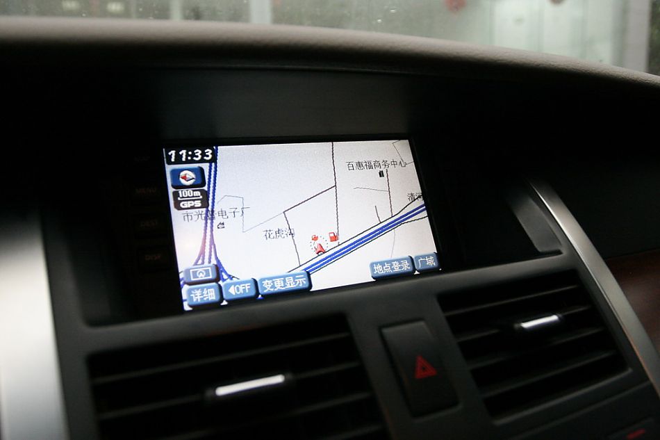 东风日产新天籁液晶屏