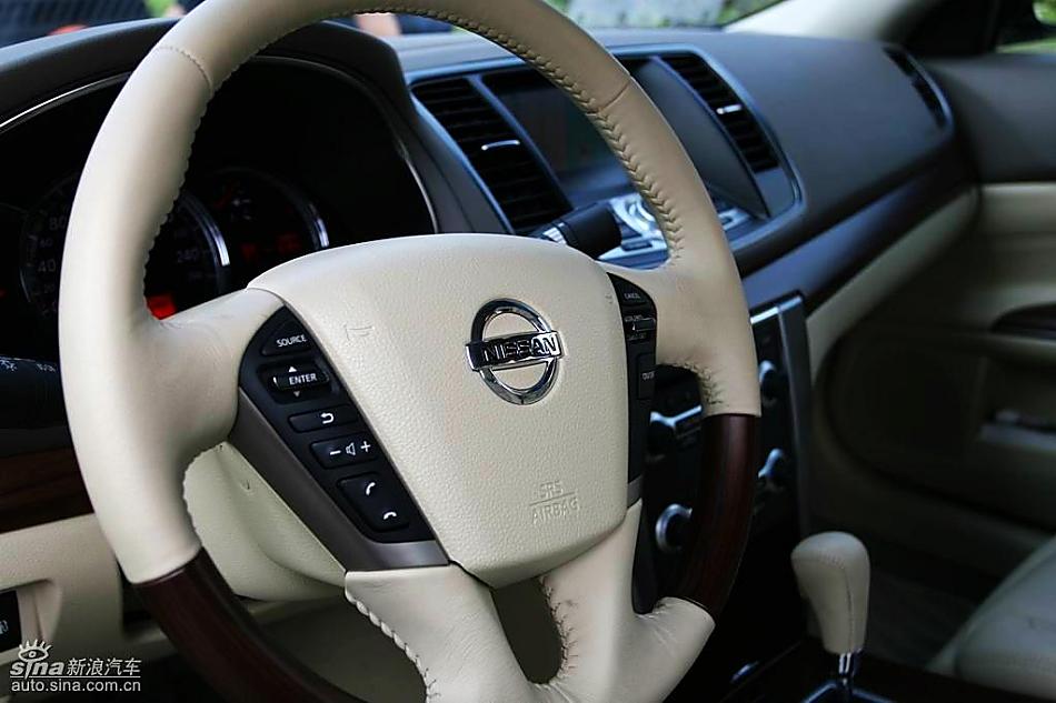 新一代天籁内饰