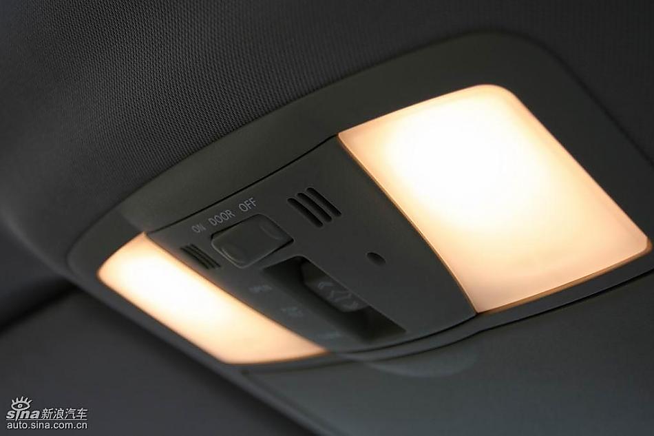 新一代天籁内饰