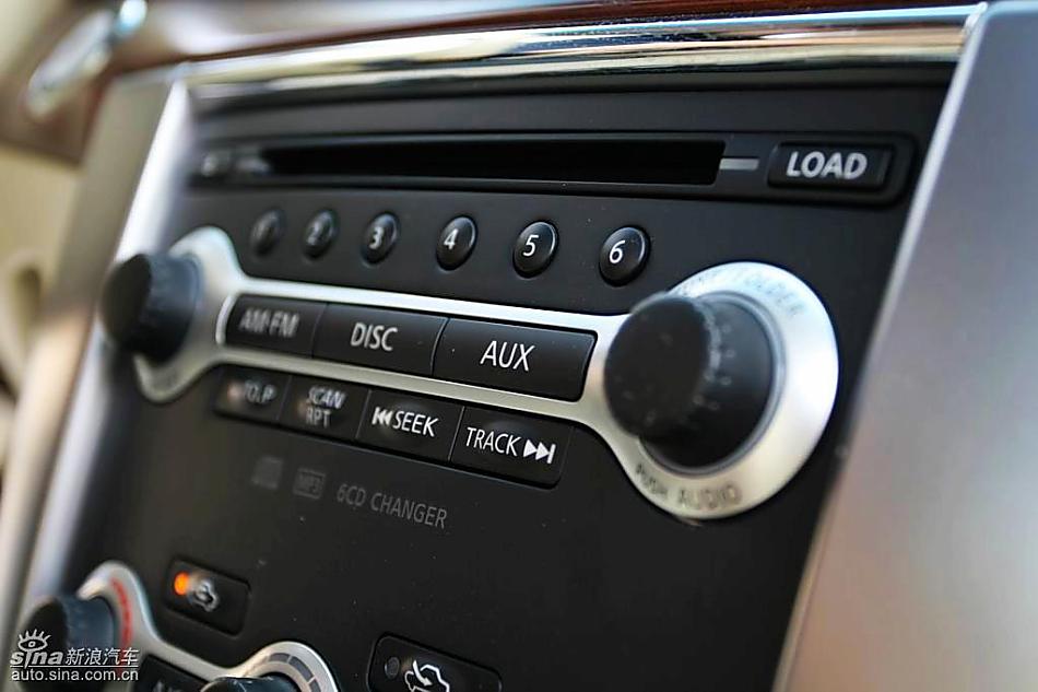 新一代天籁内饰