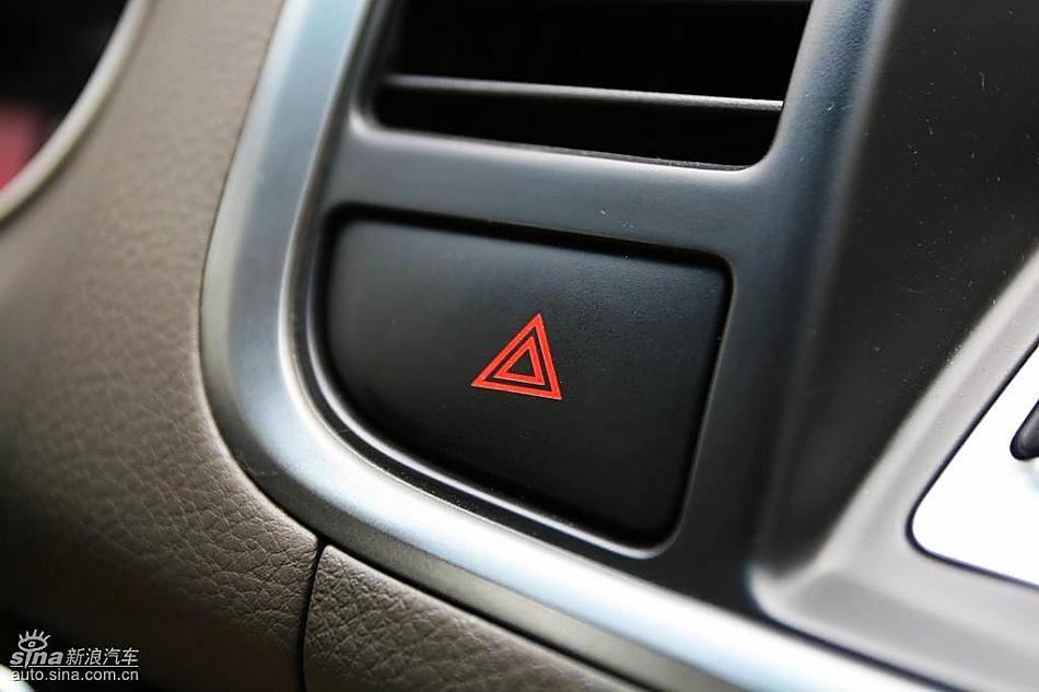 新一代天籁内饰