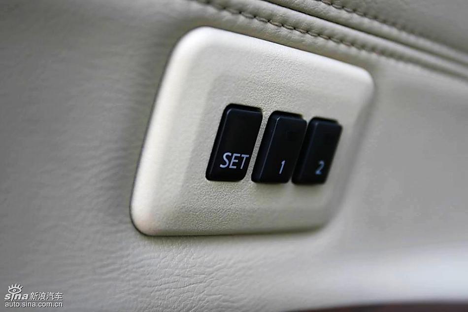 新一代天籁内饰