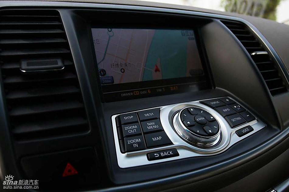 新一代天籁内饰