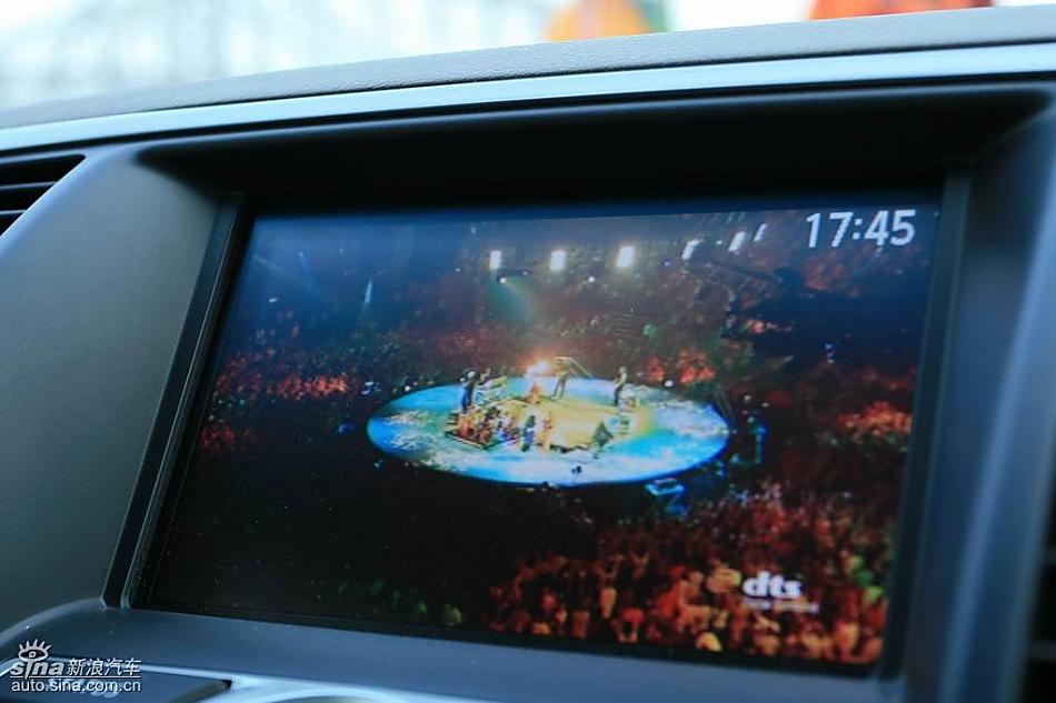 新一代天籁内饰