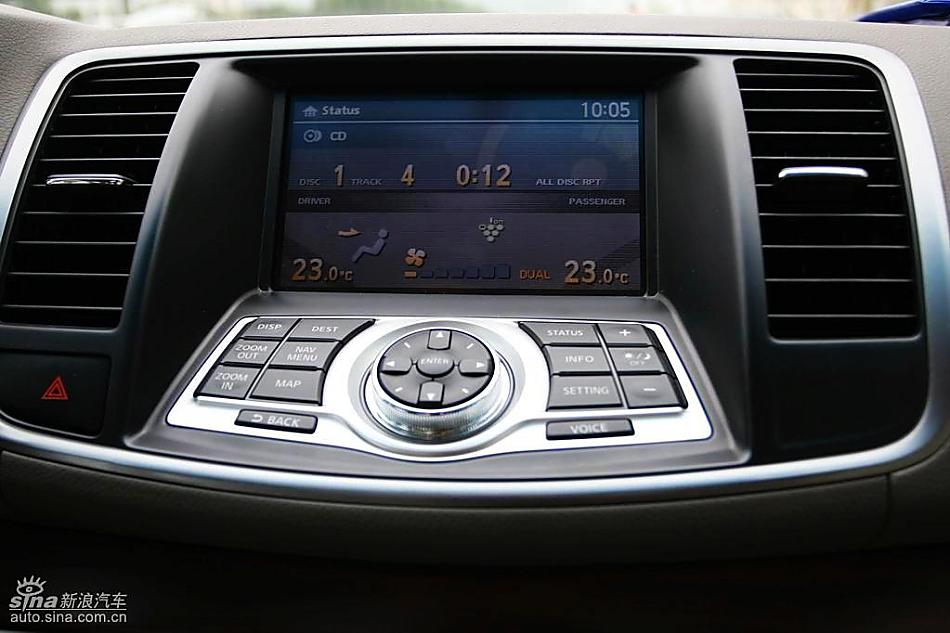 新一代天籁内饰