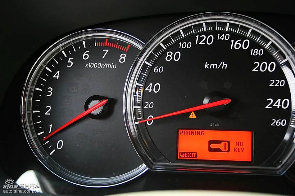 新一代天籁内饰