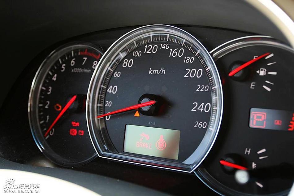 新一代天籁内饰