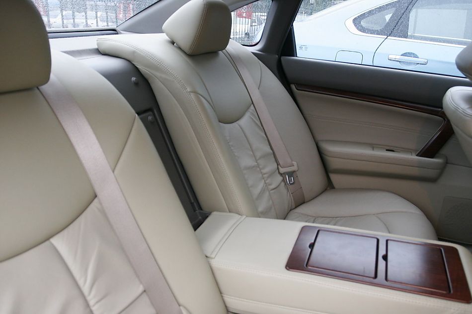 东风日产新天籁座椅