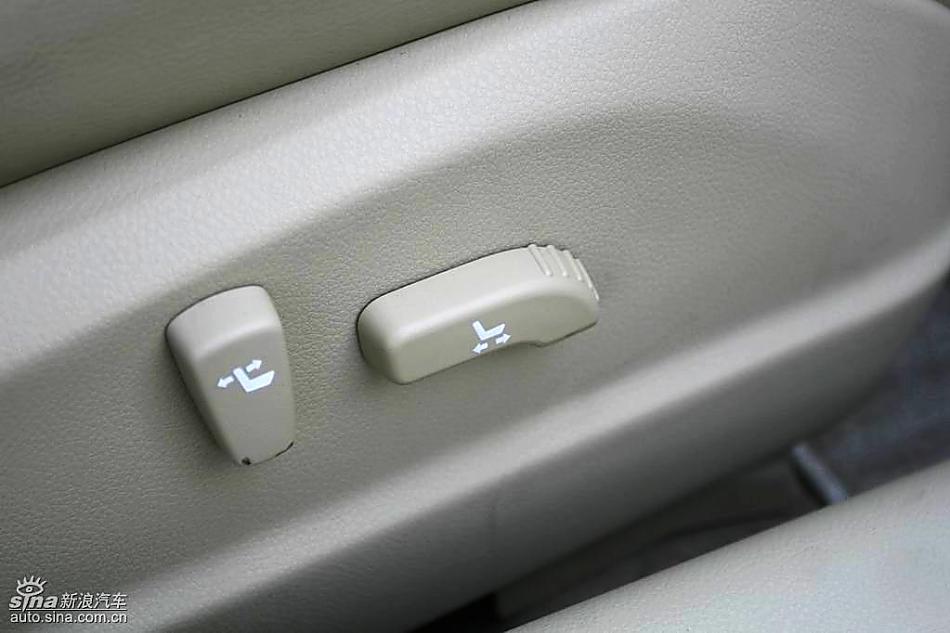 新一代天籁内饰