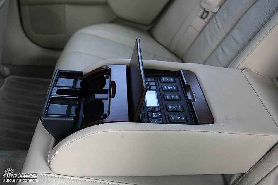 新一代天籁内饰