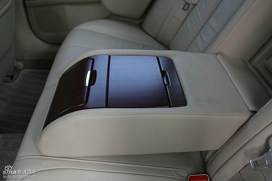 新一代天籁内饰