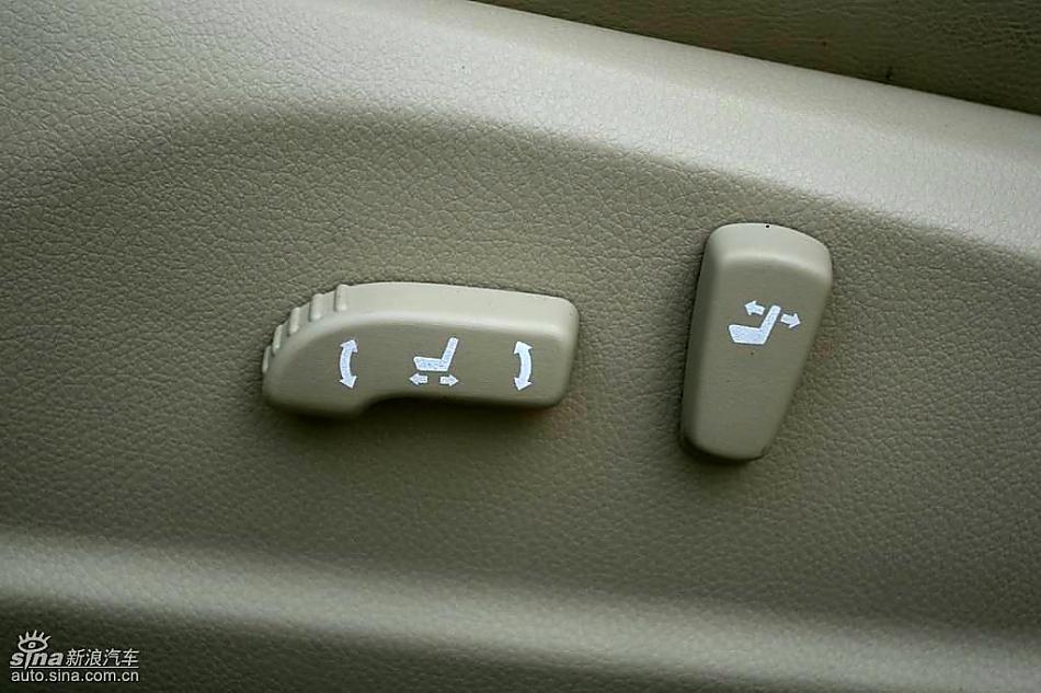 新一代天籁内饰