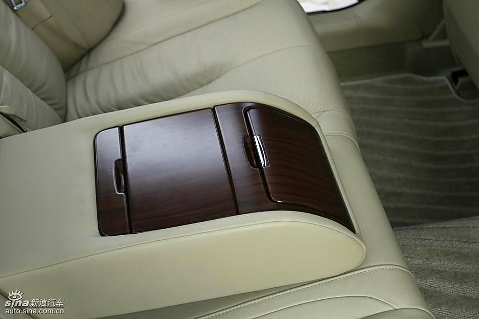 新一代天籁内饰