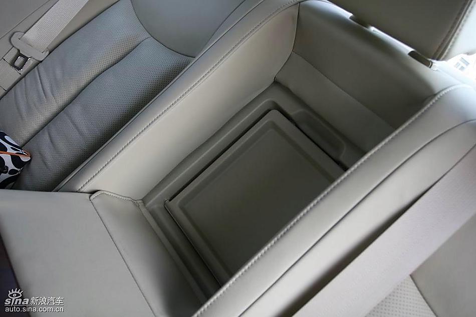 新一代天籁内饰