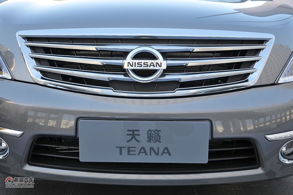 2011款天籁公爵外观细节