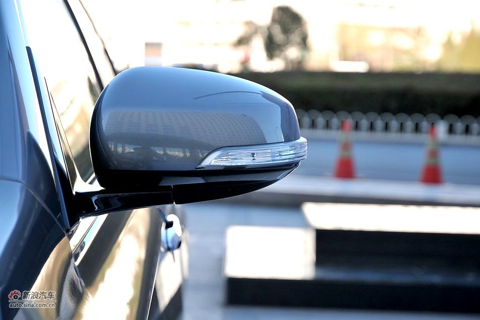 2011款天籁公爵外观细节