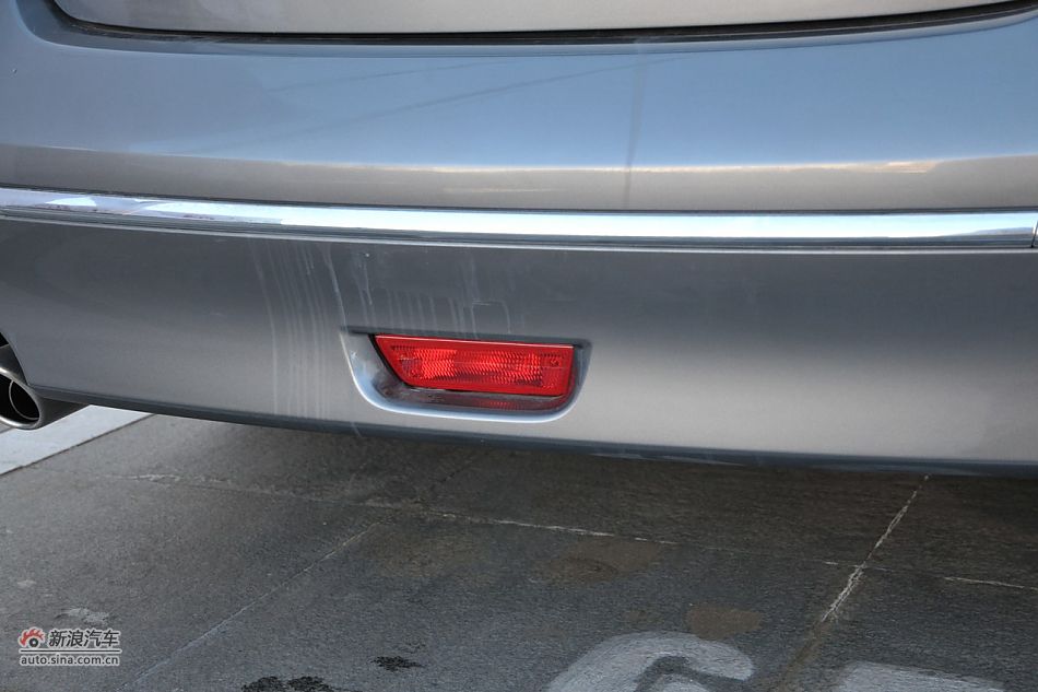 2011款天籁公爵外观细节