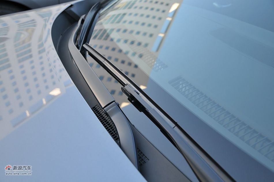 2011款天籁公爵外观细节