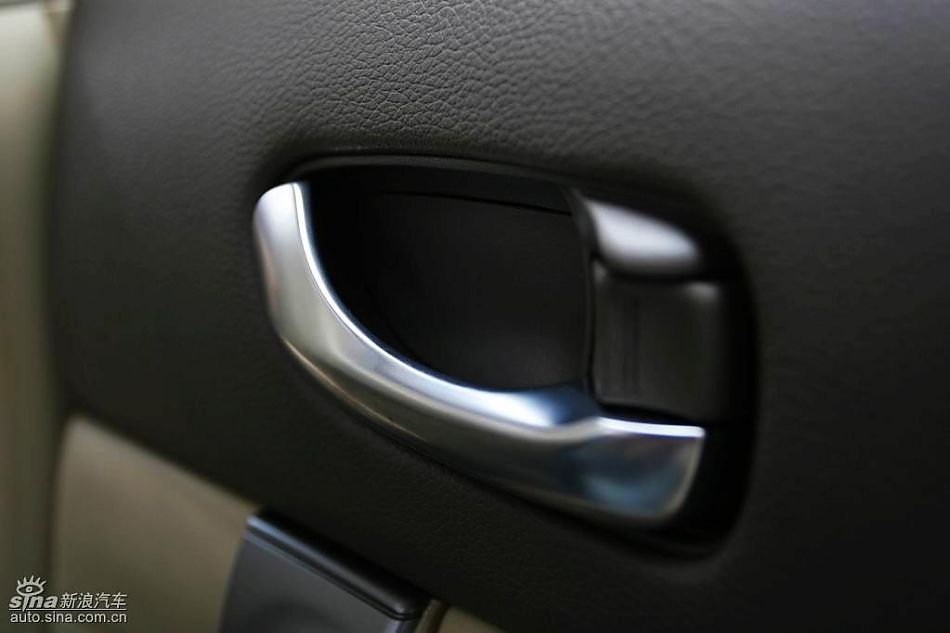 新一代天籁内饰