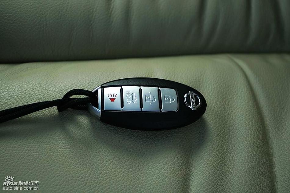 新一代天籁内饰