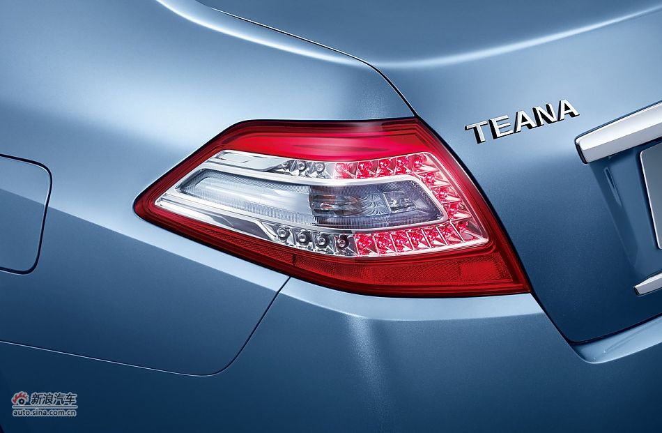 2011款天籁外观细节