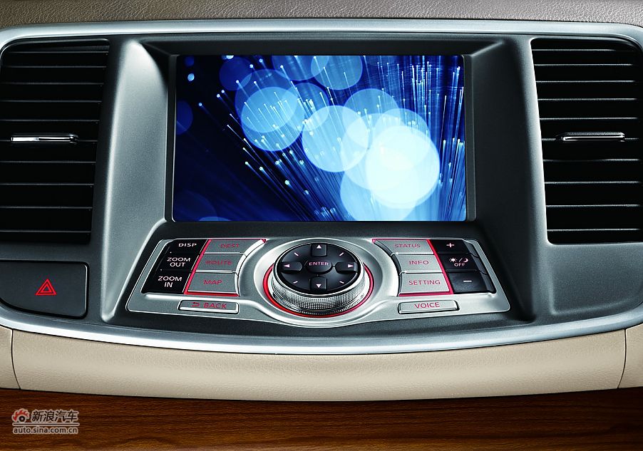 2011款天籁内饰