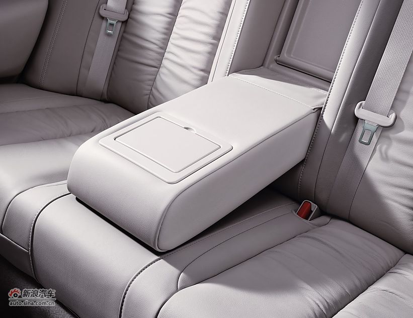2011款天籁内饰