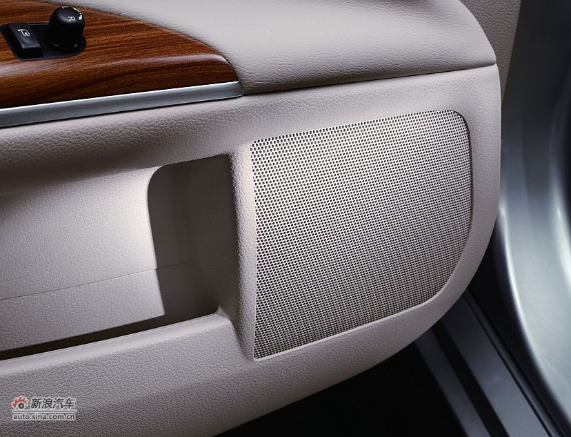 2011款天籁内饰