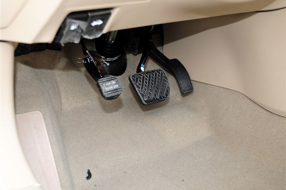 天籁 2013款 2.0L XL舒适版 座椅空间