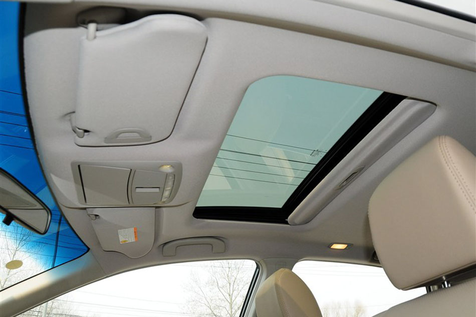 天籁 2013款 2.0L XL舒适版 座椅空间