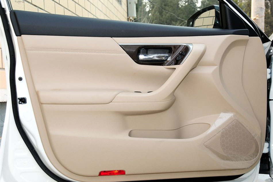 天籁 2013款 2.0L XL舒适版 座椅空间