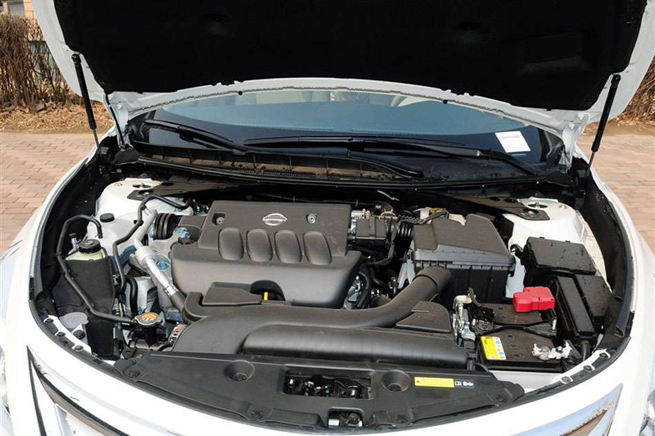 天籁 2013款 2.0L XL舒适版 引擎