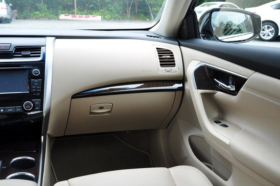 2013款 2.5L XL-UpperNAVI Tech尊贵版 内饰