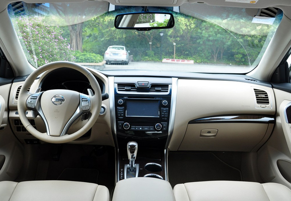 2013款 2.5L XL-UpperNAVI Tech尊贵版 内饰