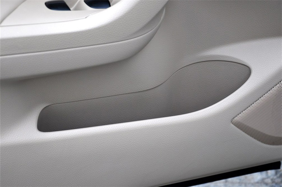 2013款 2.5L XL-UpperNAVI Tech尊贵版 座椅空间