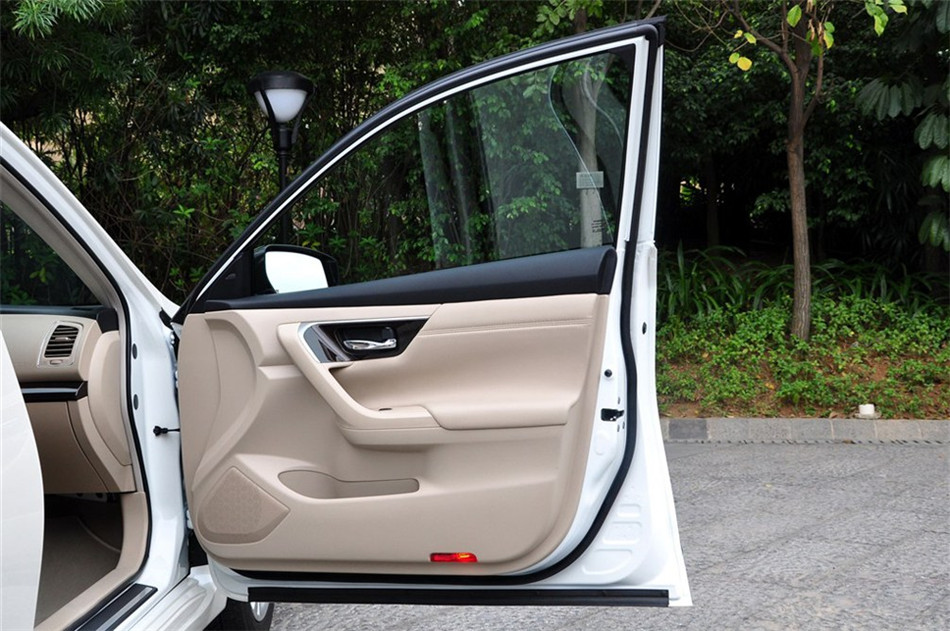 2013款 2.5L XL-UpperNAVI Tech尊贵版 座椅空间