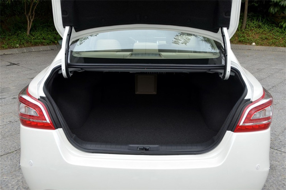 2013款 2.5L XL-UpperNAVI Tech尊贵版 座椅空间