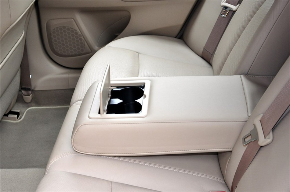 2013款 2.5L XL-UpperNAVI Tech尊贵版 座椅空间