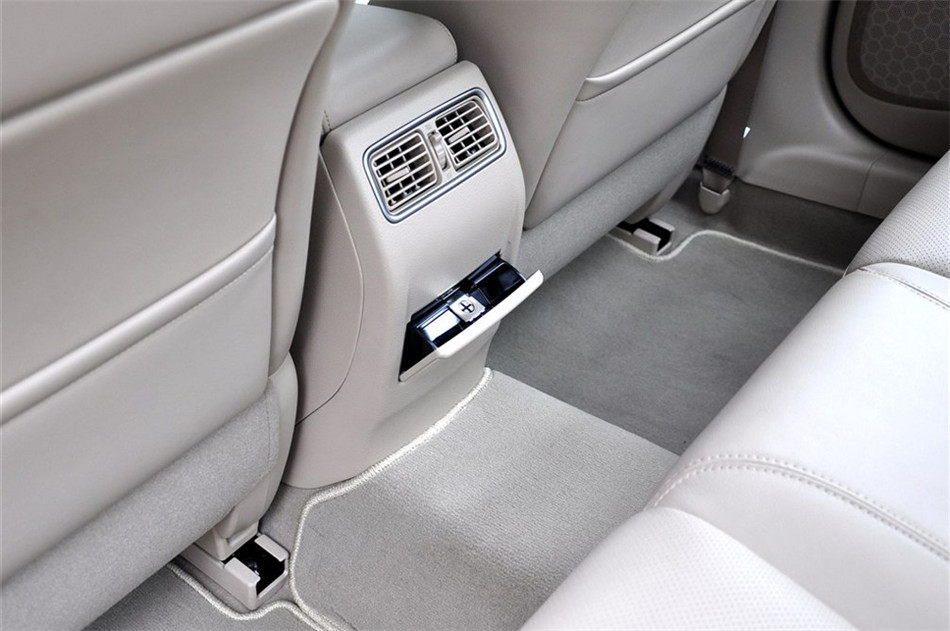 2013款 2.5L XL-UpperNAVI Tech尊贵版 座椅空间