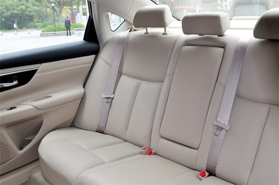 2013款 2.5L XL-UpperNAVI Tech尊贵版 座椅空间
